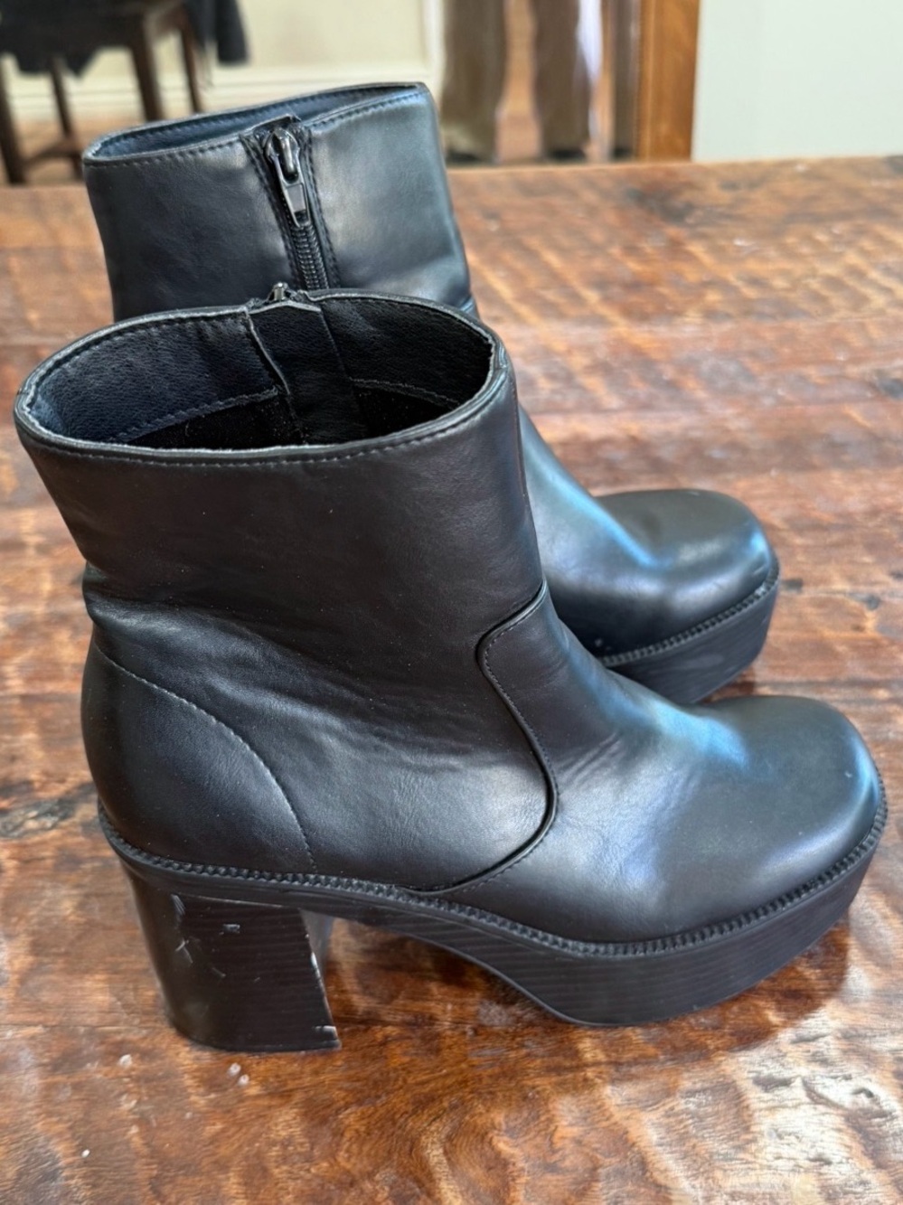 Madden Girl Women's Black Platform Ankle Boots - Classic‎ Leather Style 7.5M